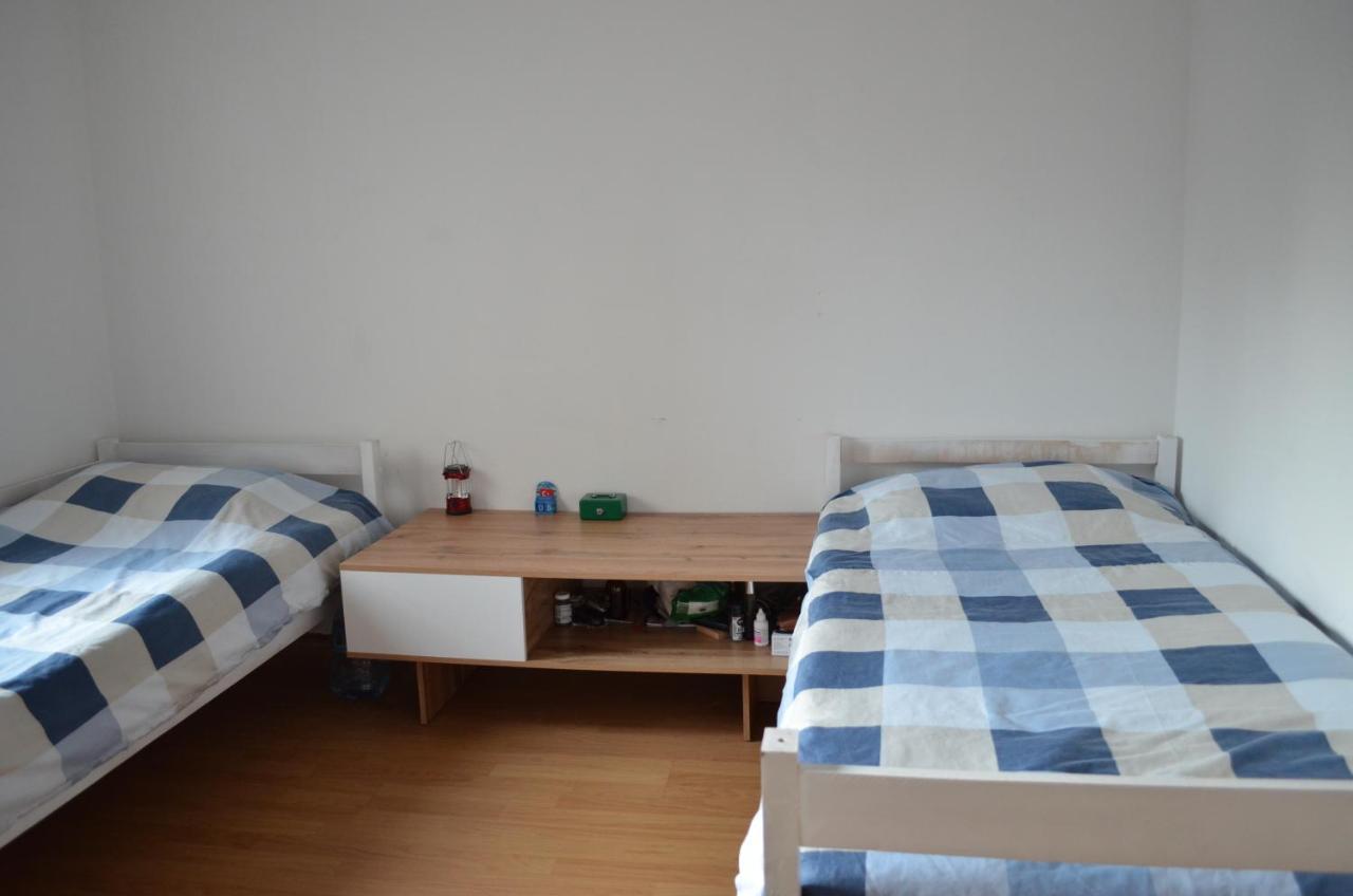 Moonlight Hostel Pristina Exterior photo