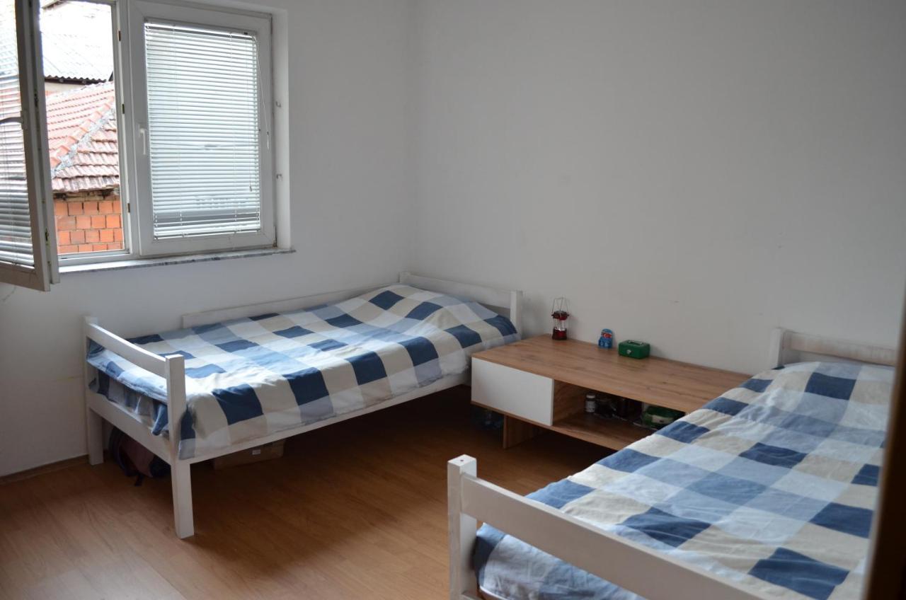 Moonlight Hostel Pristina Exterior photo