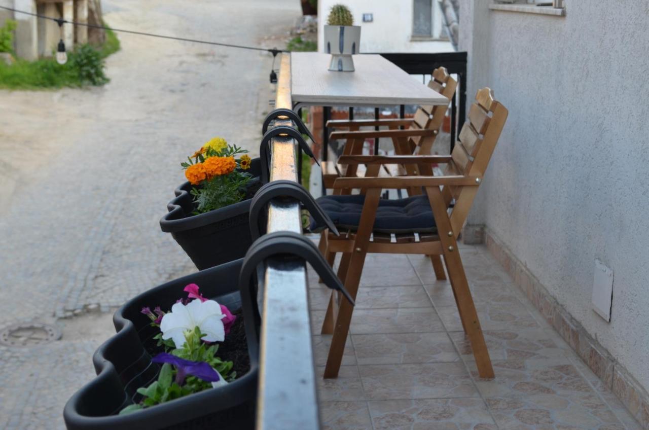 Moonlight Hostel Pristina Exterior photo
