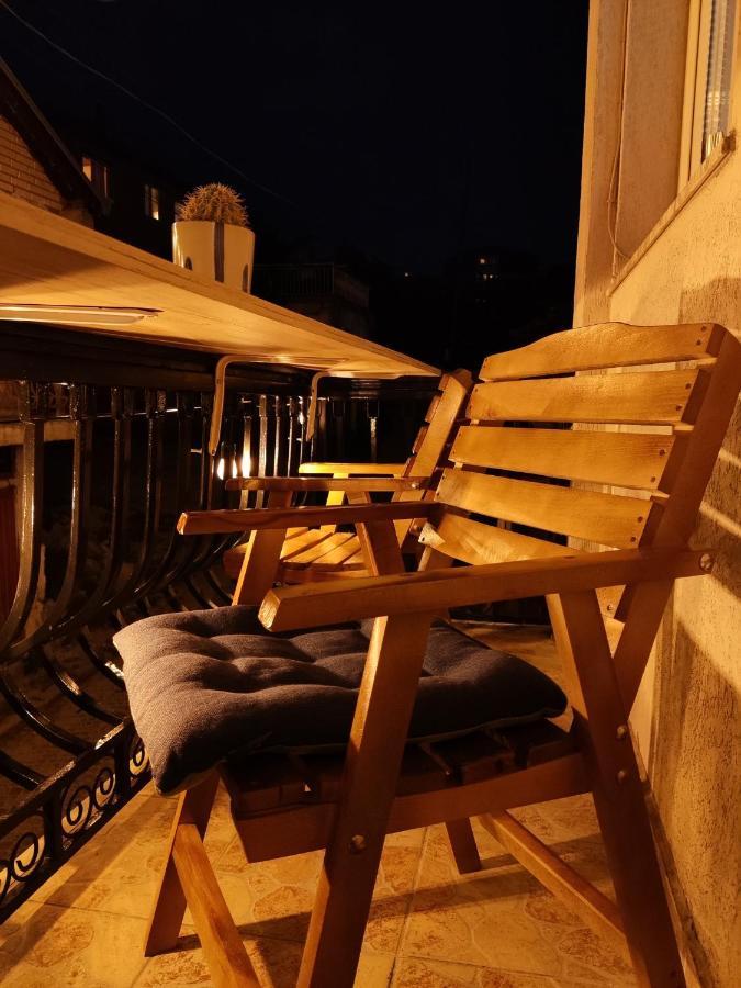 Moonlight Hostel Pristina Exterior photo