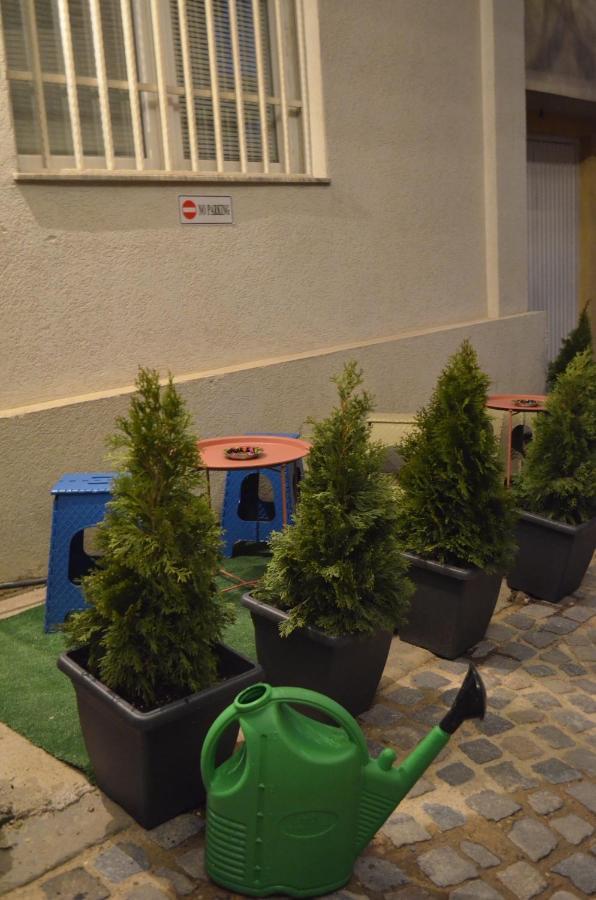 Moonlight Hostel Pristina Exterior photo