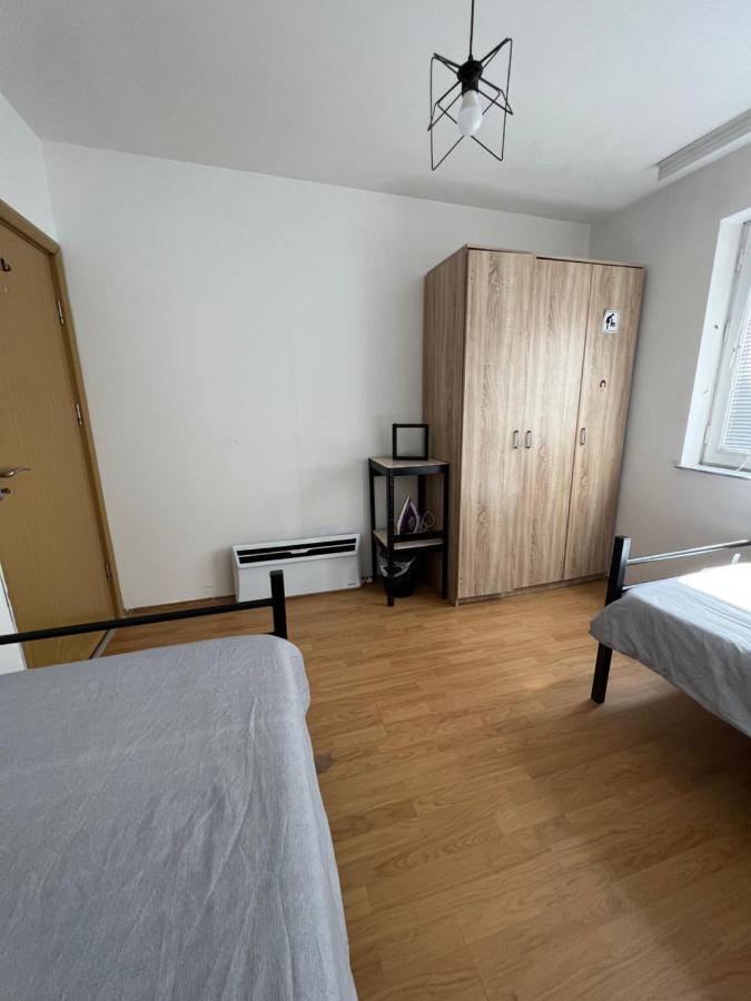 Moonlight Hostel Pristina Exterior photo
